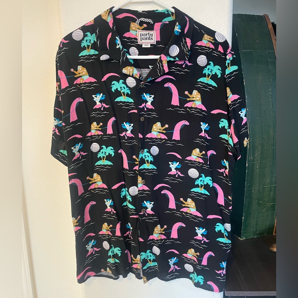 Party Pants Men’s Black Tropical Short-Sleeve Button-Down Shirt